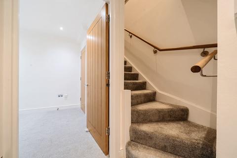 Apartment 4, The Hall Allerton Hill, Chapel Allerton, Leeds, LS7 3NZ