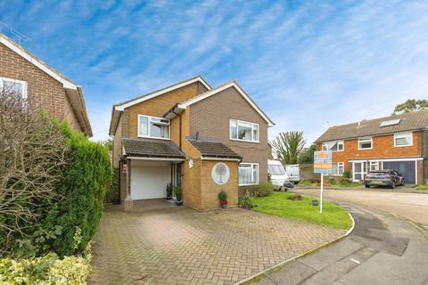 4 bedroom detached house for sale, Studio Close, Ashford, Kent