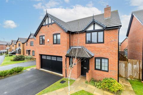 5 bedroom detached house for sale, Bebbington Way, Willaston, Nantwich