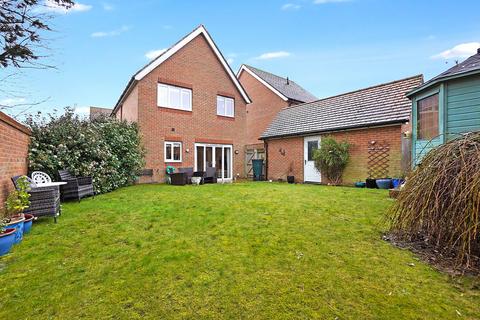 2 Aspdin Close, Halling, Rochester, ME2 1GD