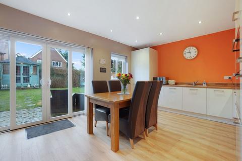 2 Aspdin Close, Halling, Rochester, ME2 1GD