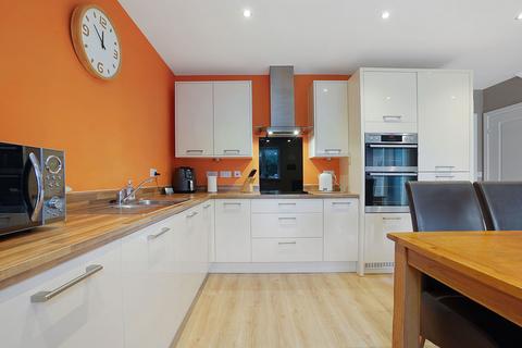 2 Aspdin Close, Halling, Rochester, ME2 1GD