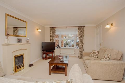 19 Alder Road, Hampton Hargate, Peterborough, PE7 8BU