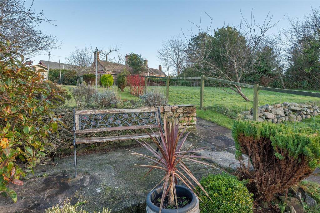 External rear gardens