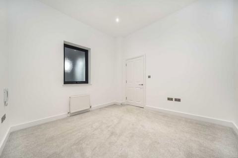 1 bedroom flat to rent, Portland Road, Norwood Junction SE25