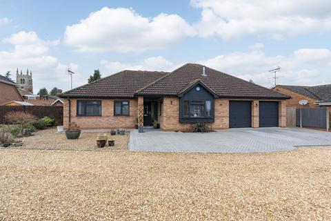 8 Blanchard Close, Rippingale, Bourne, PE10 0TJ