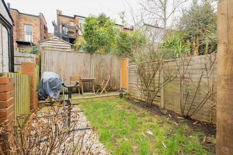 2 bedroom maisonette for sale, St. James Lane, London N10