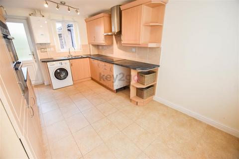 3 bedroom terraced house to rent, Deepwell View, Halfway, S20