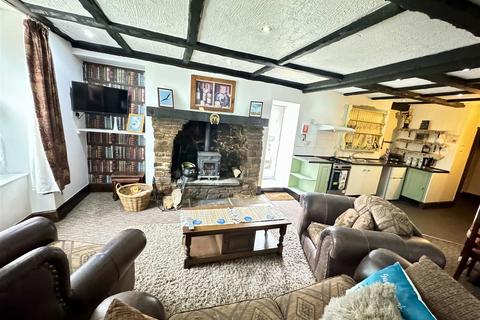 5 bedroom house for sale, Llanddeusant, Llangadog