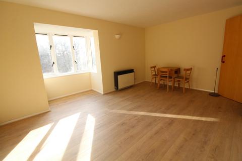 Studio to rent, Parr Close, Edmonton