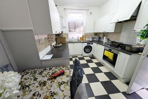 3 bedroom terraced house for sale, Reynell Road, Longsight