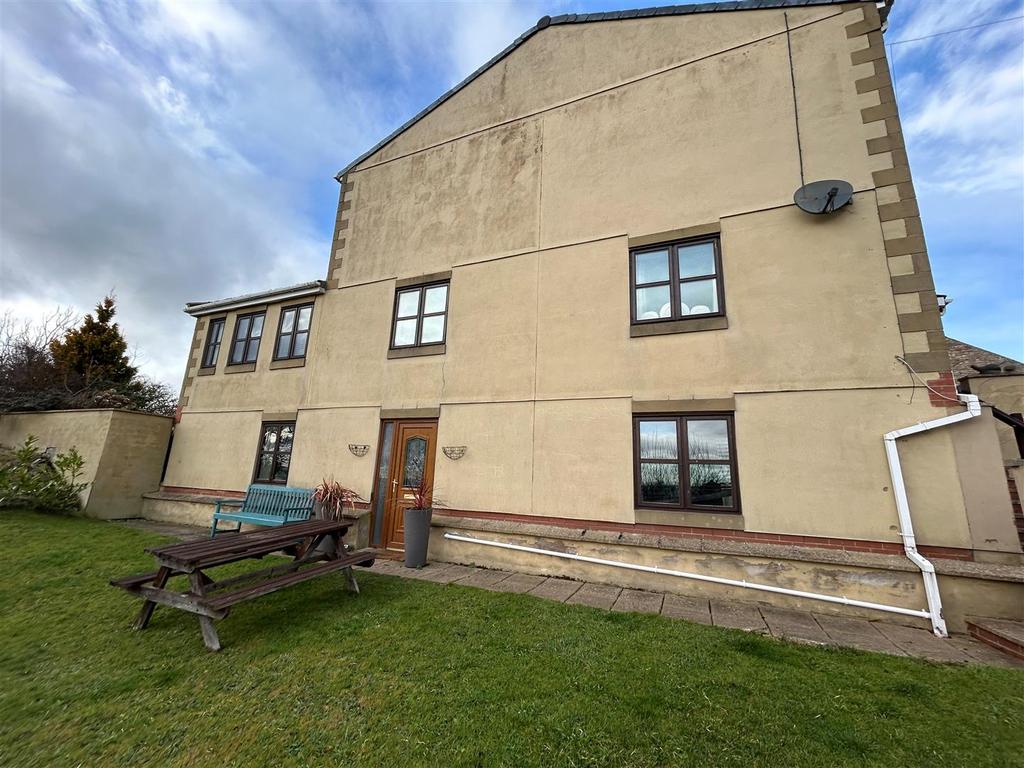 Lower ground floor annexe