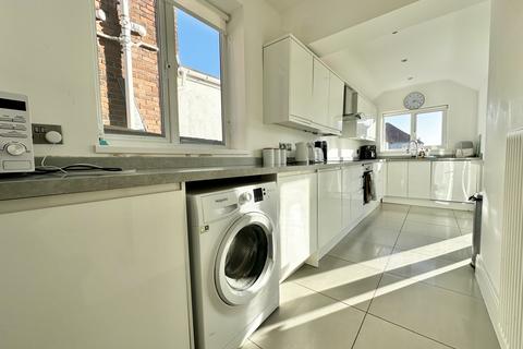 5 Athlone Avenue, Blackpool, FY2 9UY