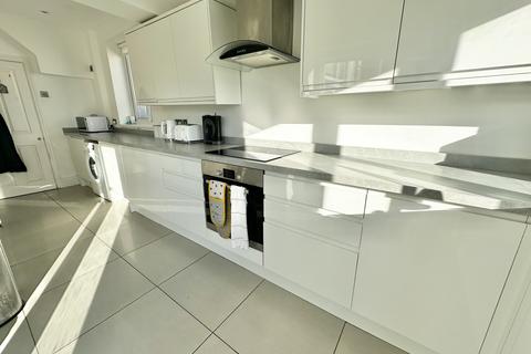 5 Athlone Avenue, Blackpool, FY2 9UY