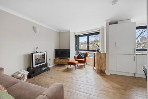 1 bedroom flat for sale, Lewis Gardens, London, N16