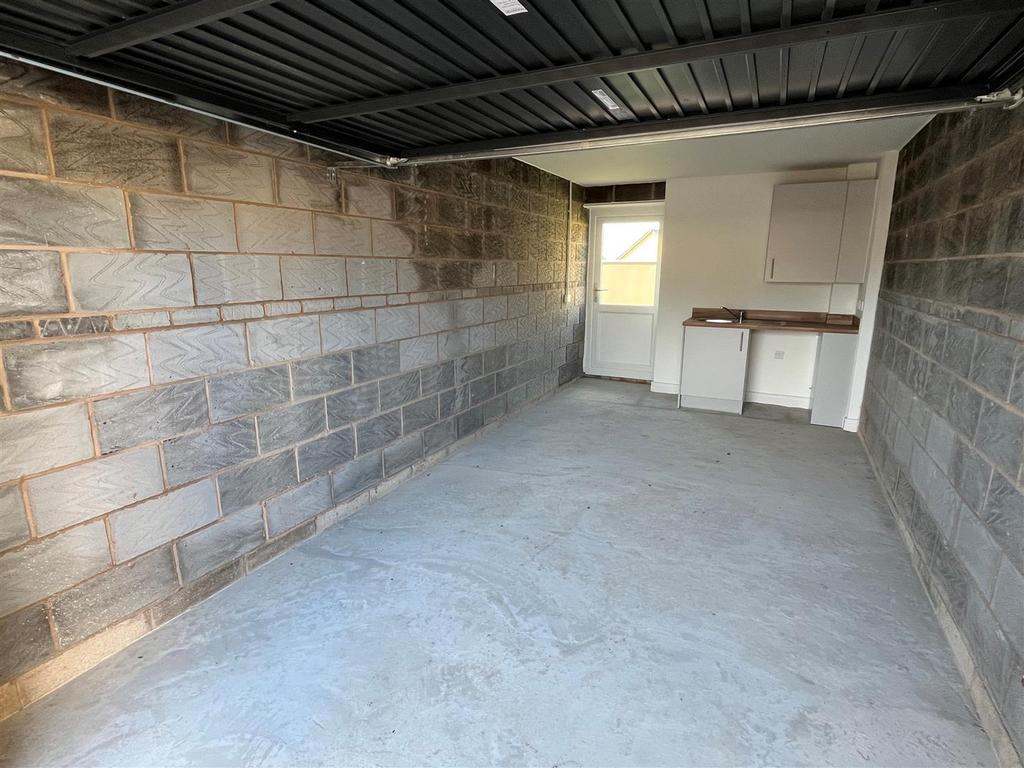 Garage.jpg