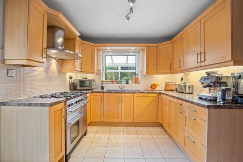 4 bedroom detached house for sale, Sissinghurst Close, Crawley RH10