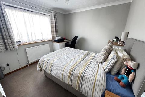 3 Appledene Close, Rayleigh, SS6 9JL