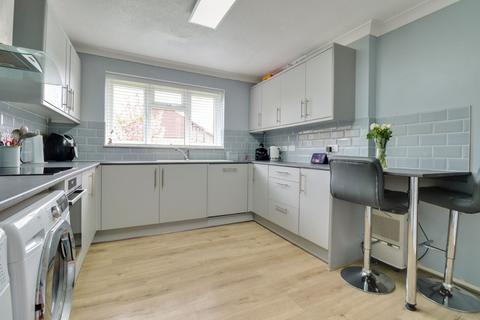 2 bedroom flat for sale, Kings Way, Scrase Lodge Kings Way, RH15