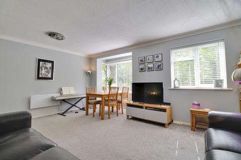 2 bedroom flat for sale, Kings Way, Scrase Lodge Kings Way, RH15