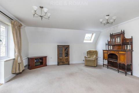 undefined, Between Streets, Cobham KT11