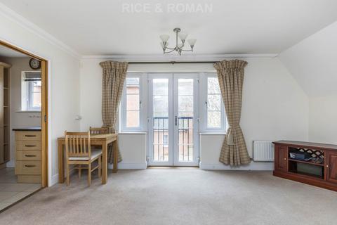 undefined, Between Streets, Cobham KT11