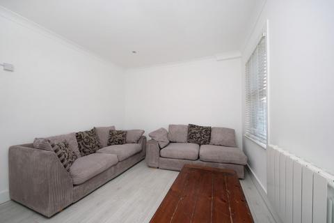 2 bedroom flat to rent, Northfield Avenue, W13