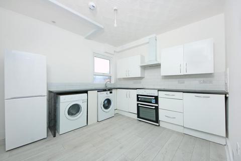 2 bedroom flat to rent, Northfield Avenue, W13