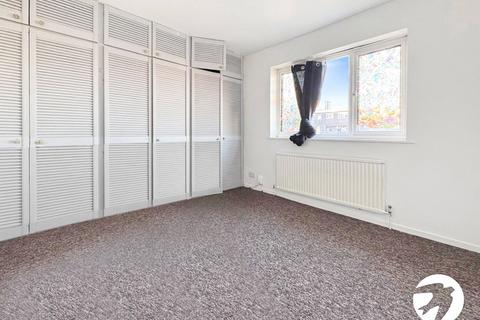 3 bedroom terraced house to rent, Ampleforth Road, London, SE2