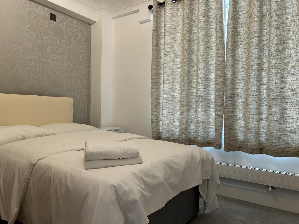 Room 1 ( Double Bed )