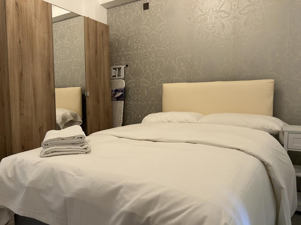 Room 1 ( Double bed )