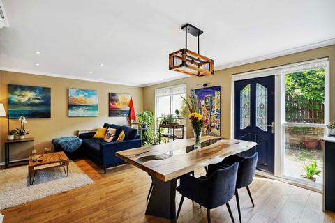 19 Daley Thompson Way, London, SW8 3DA