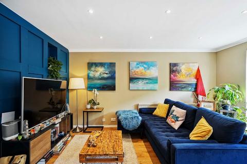 19 Daley Thompson Way, London, SW8 3DA