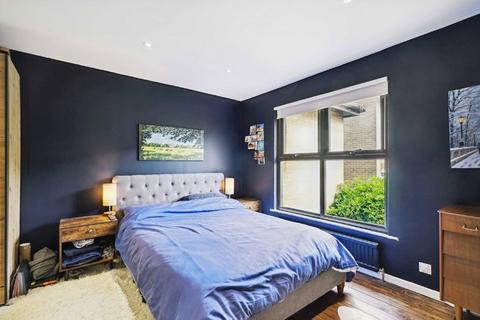 19 Daley Thompson Way, London, SW8 3DA