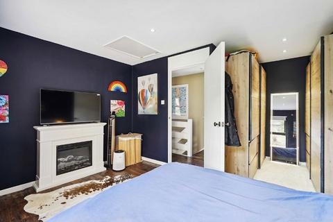 19 Daley Thompson Way, London, SW8 3DA