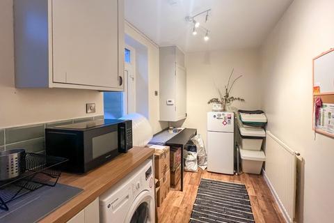 2 bedroom terraced house to rent, Back Lane, Holmfirth HD9