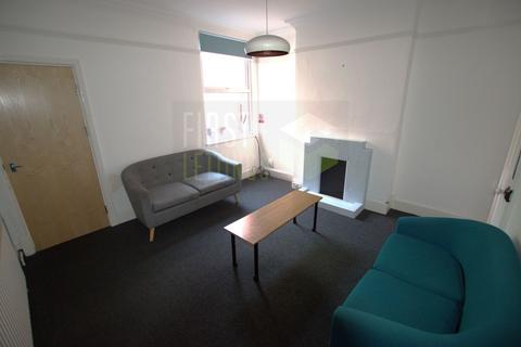 3 bedroom terraced house to rent, Lytham Road, Leicester LE2