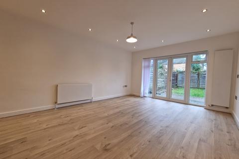 2 bedroom apartment to rent, Flat 1, Cloister Wood, 540 Uxbridge Road, Pinner, Greater London