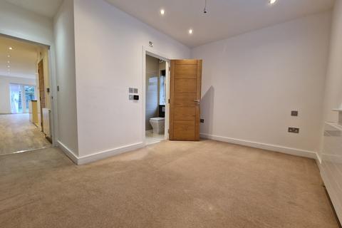 2 bedroom apartment to rent, Flat 1, Cloister Wood, 540 Uxbridge Road, Pinner, Greater London