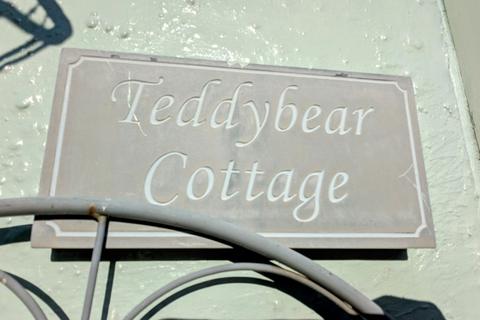 2 bedroom cottage for sale, Teddybear Cottage, Church Square, St Osyth