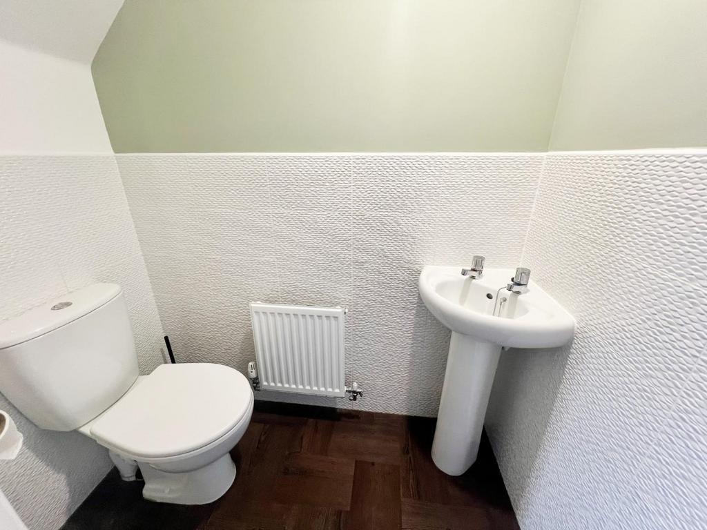 Cloakroom/w/c