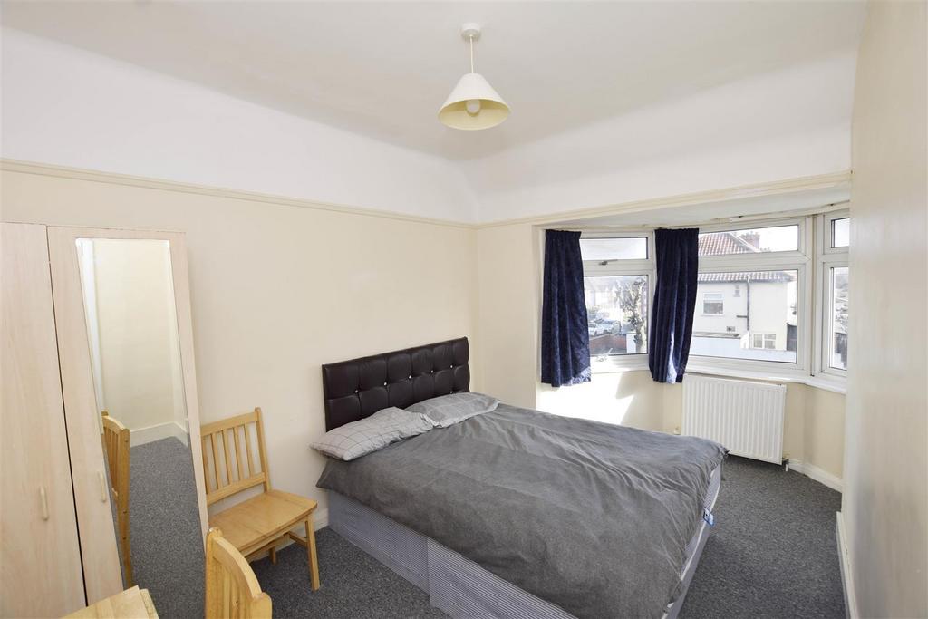 Bedroom 1.jpg