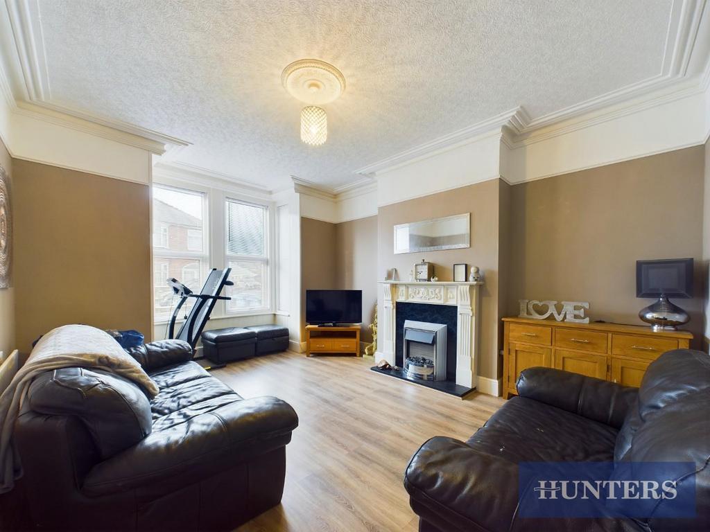 CAM03696 G0-PR0406-STILL013.jpg