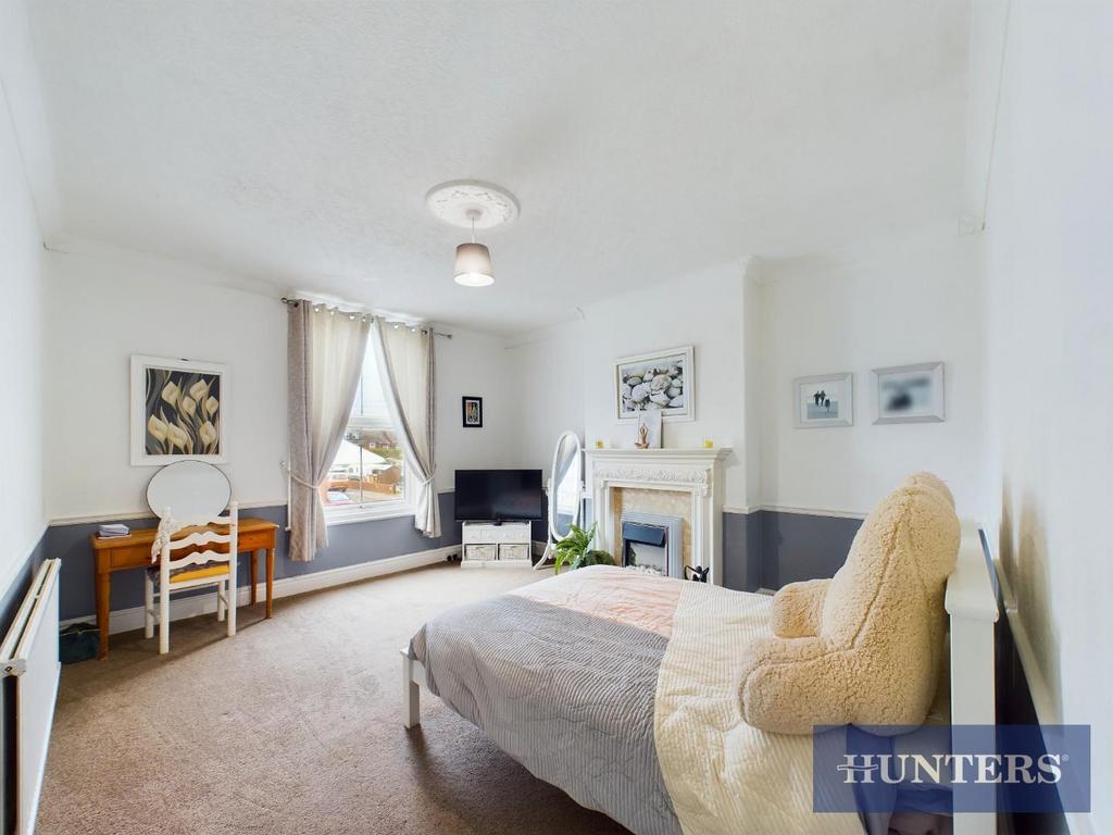 CAM03696 G0-PR0406-STILL007.jpg