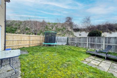 22 Mermaid Close, Northfleet, Gravesend, DA11 9ED