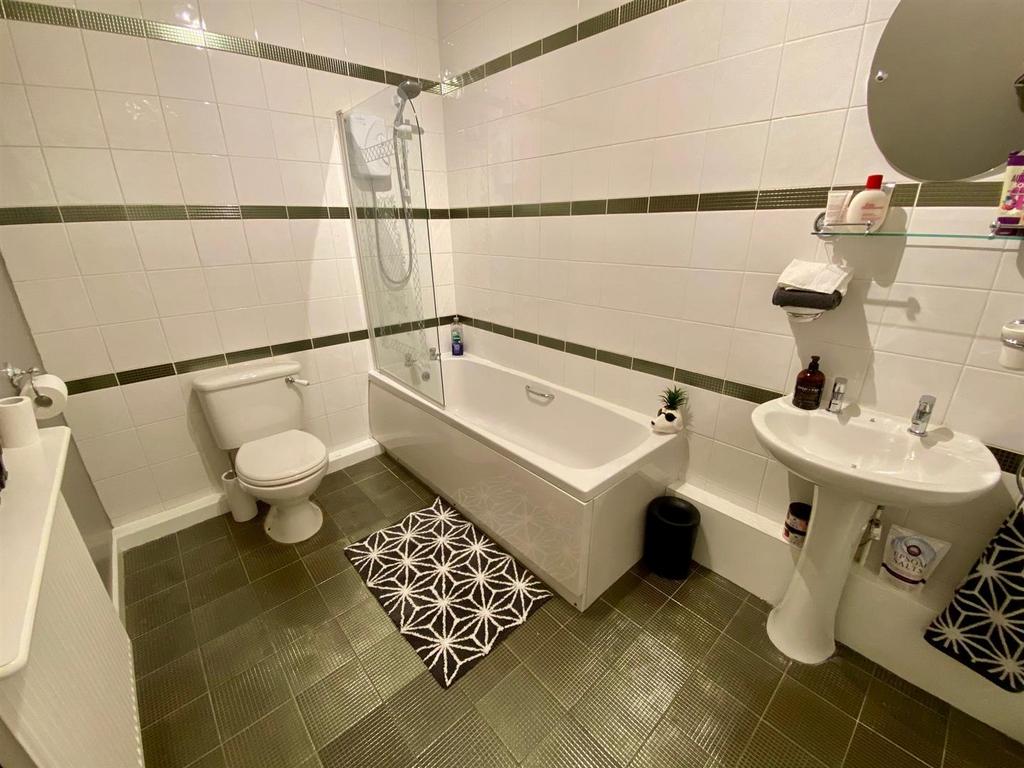 Bathroom.jpg