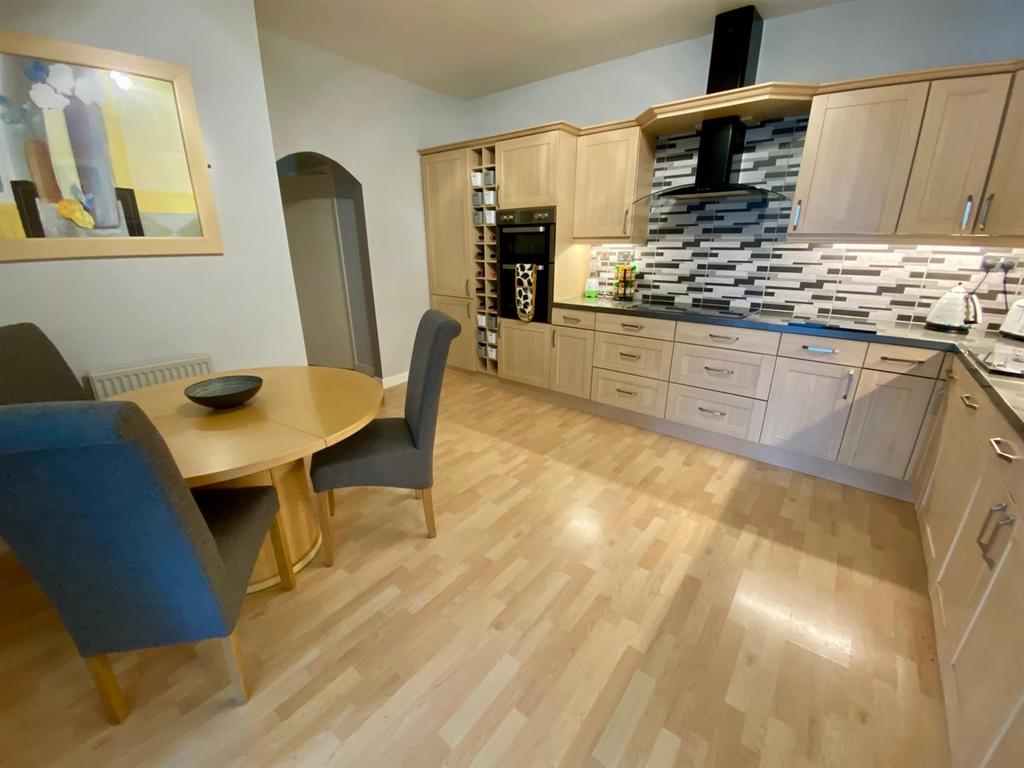 Dining kitchen.jpg