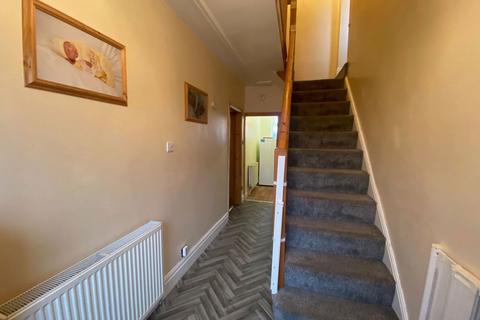 4 bedroom semi-detached house for sale, 429 Foxdenton Lane., Chadderton