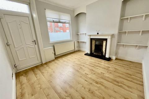 2 bedroom end of terrace house for sale, Dudley Road, Sale