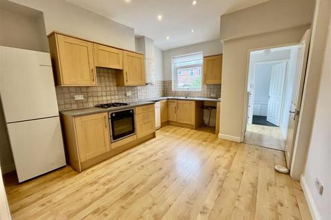 2 bedroom end of terrace house for sale, Dudley Road, Sale